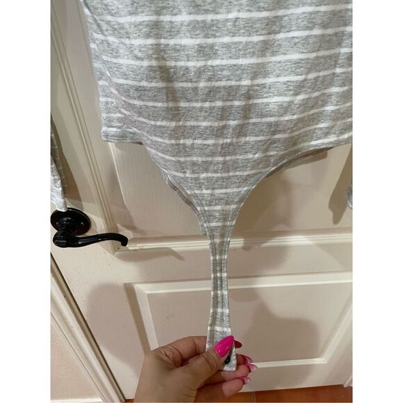 Abercrombie and Fitch Striped long sleeve Bodysuit Size Medium - Picture 4 of 5